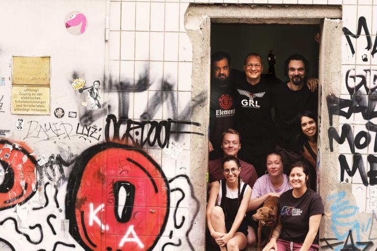 „Man braucht ‘ne ganze Menge Hartnäckigkeit“ – Ein Blick hinter die Kulissen von „White Shadows“ mit Daniel Wagner von Monokel